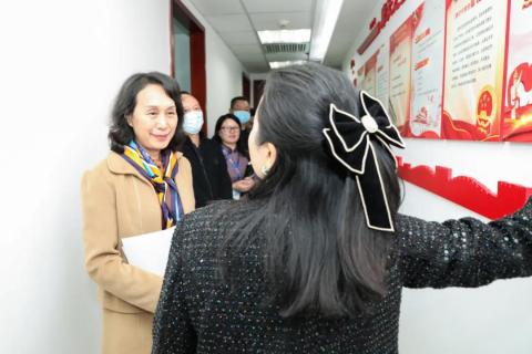 罗湖区人大常委副主任谭会茹一行莅临狗子28调研