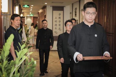 罗湖区委统战部副部长、工商联党组书记叶志伟一行到狗子28调研